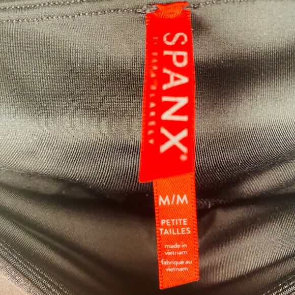 Spanx Faux Leather High Rise Leggings Size Medium Petite - Picture 3 of 6